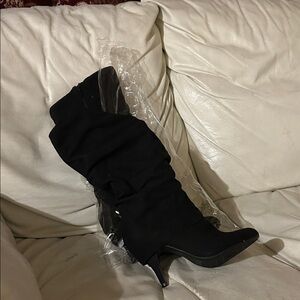 Chic Black Heeled Boots for Women